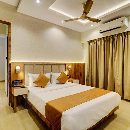 Home2 Studio Apartments มุมไบ ภายนอก รูปภาพ
