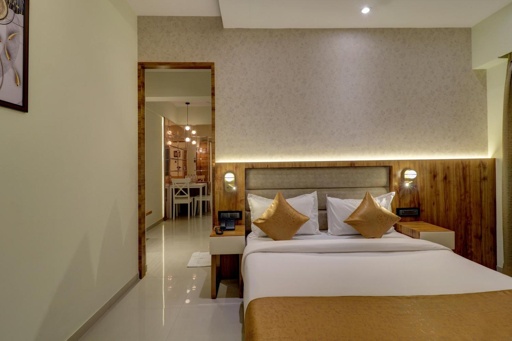 Home2 Studio Apartments มุมไบ ภายนอก รูปภาพ