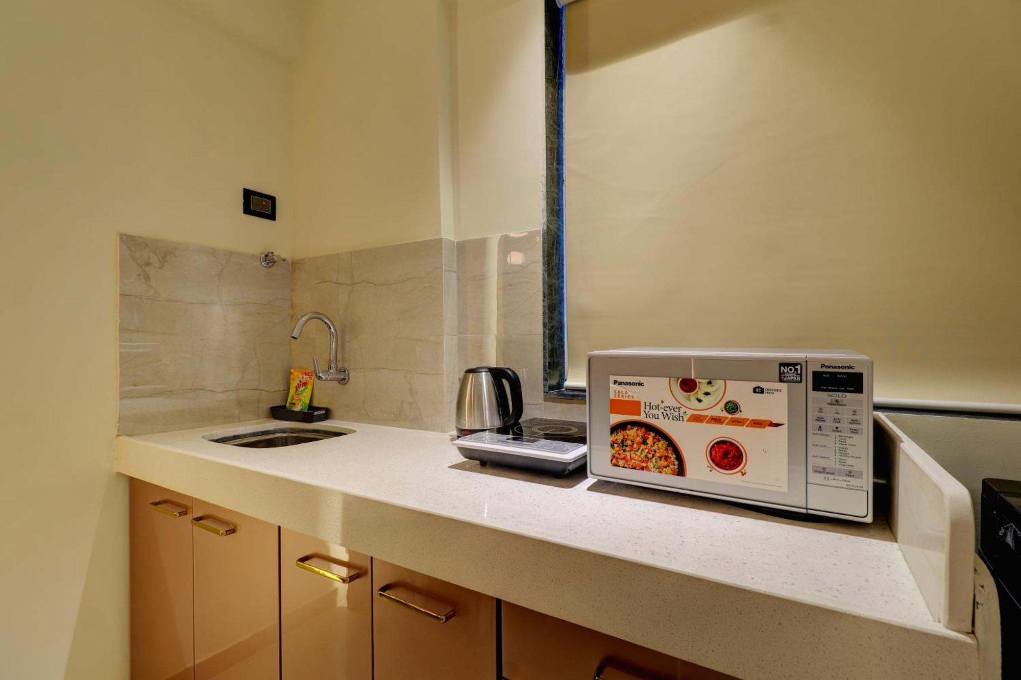Home2 Studio Apartments มุมไบ ภายนอก รูปภาพ
