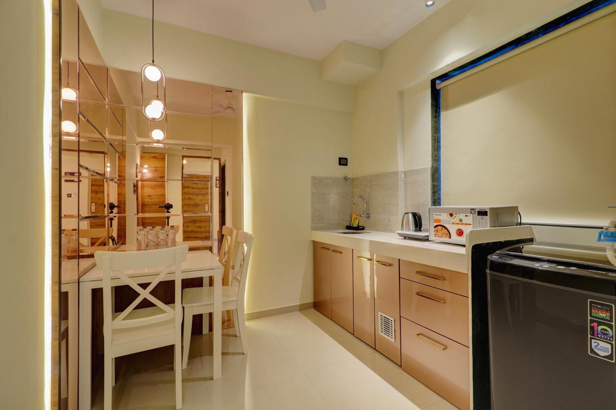 Home2 Studio Apartments มุมไบ ภายนอก รูปภาพ