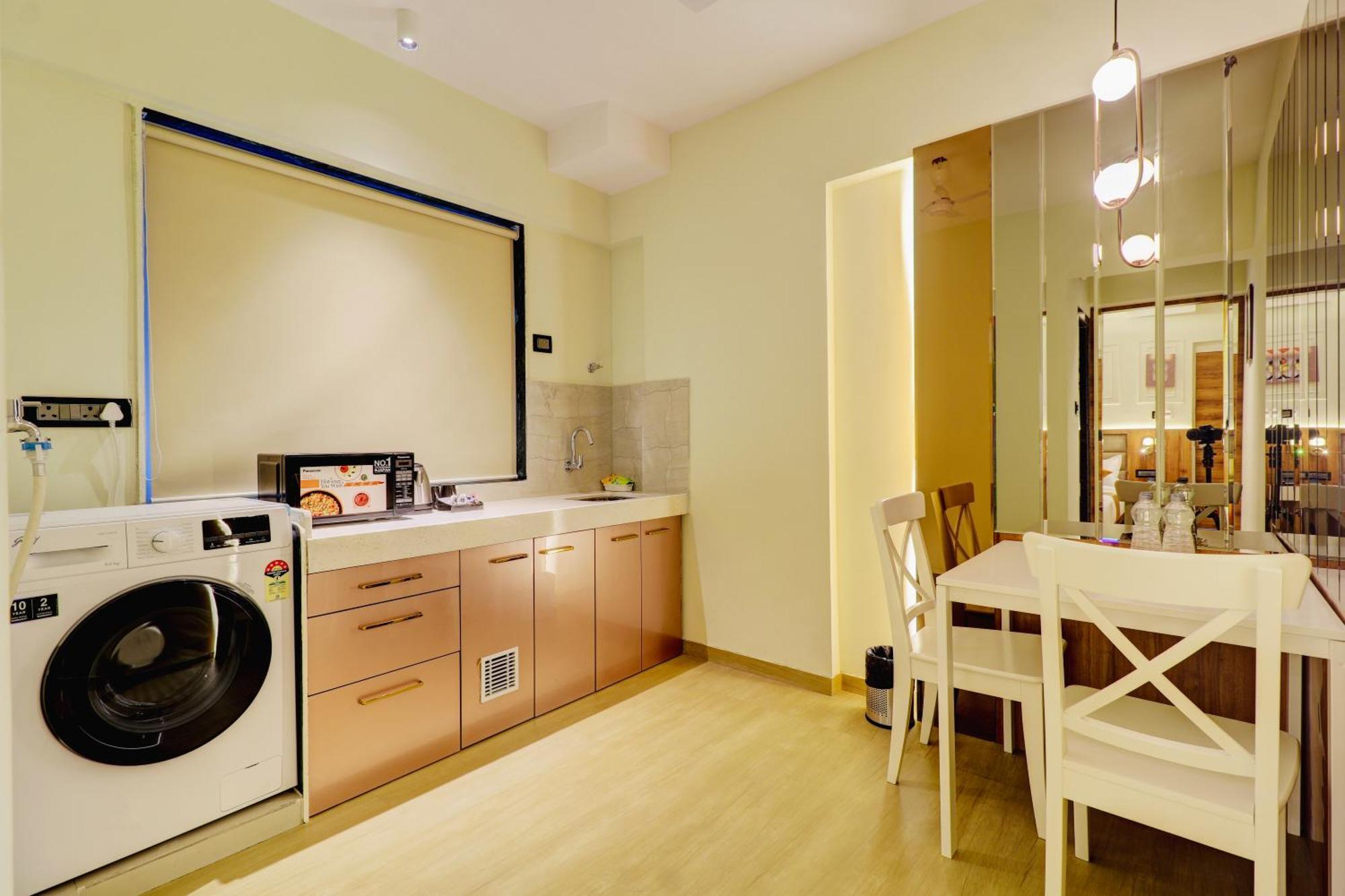 Home2 Studio Apartments มุมไบ ภายนอก รูปภาพ