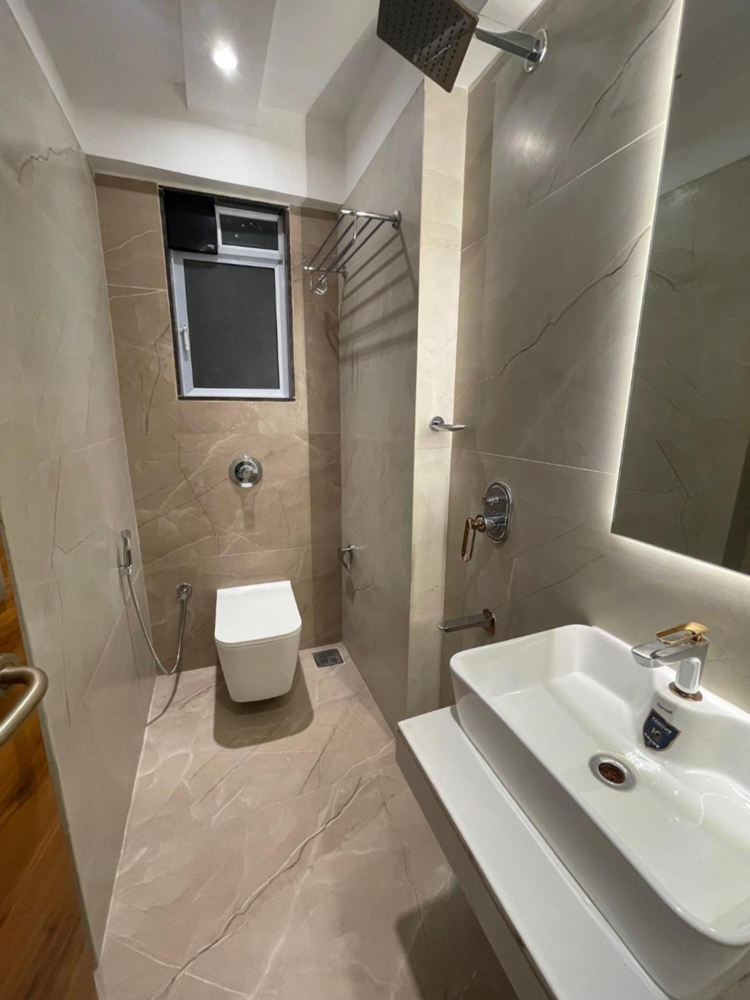 Home2 Studio Apartments มุมไบ ภายนอก รูปภาพ